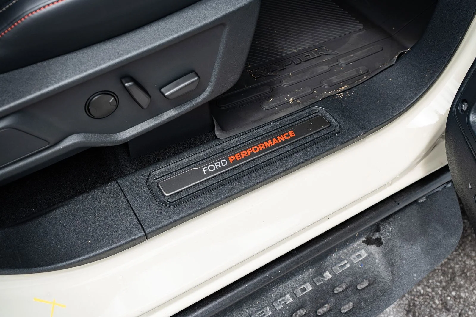 Used 2025 Desert Sand Ford Raptor image 48