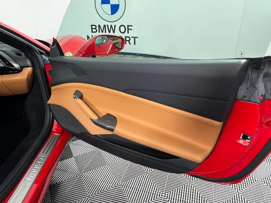 Used 2019 Red Ferrari Base image 35