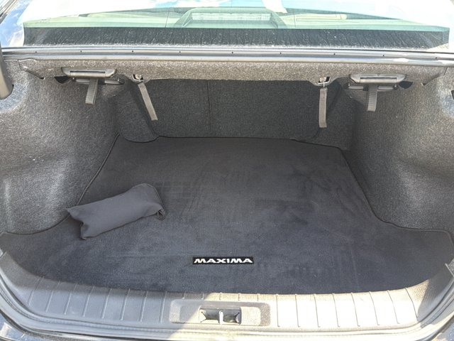 Used 2023 Black Nissan Platinum image 24