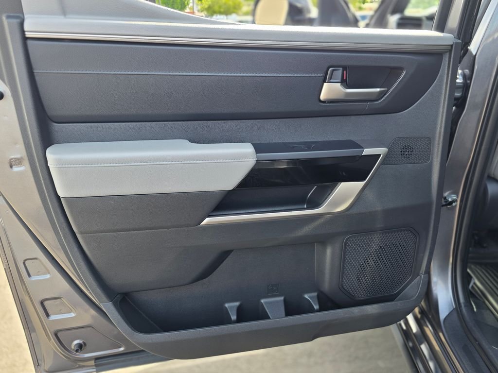 2025 Toyota Tundra Limited - Photo 19