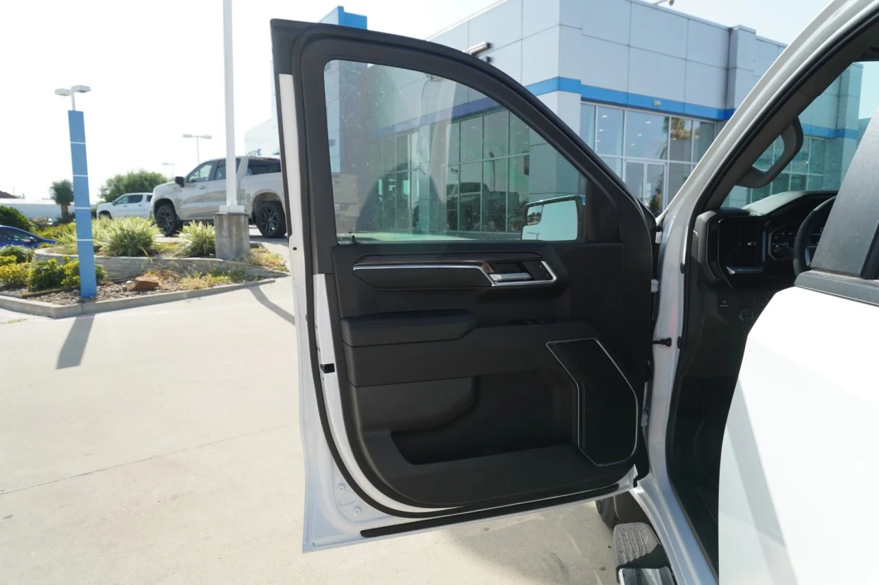 2026 Chevrolet Silverado 1500 LT - Photo 17