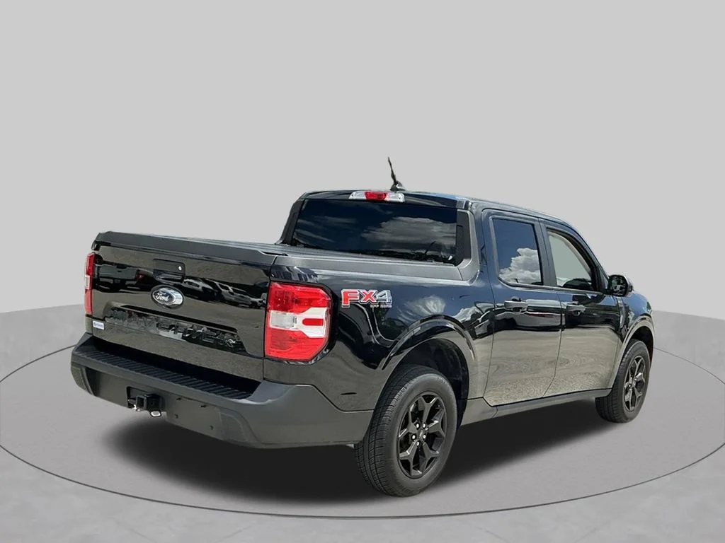 Used 2024 Black Ford XLT image 10