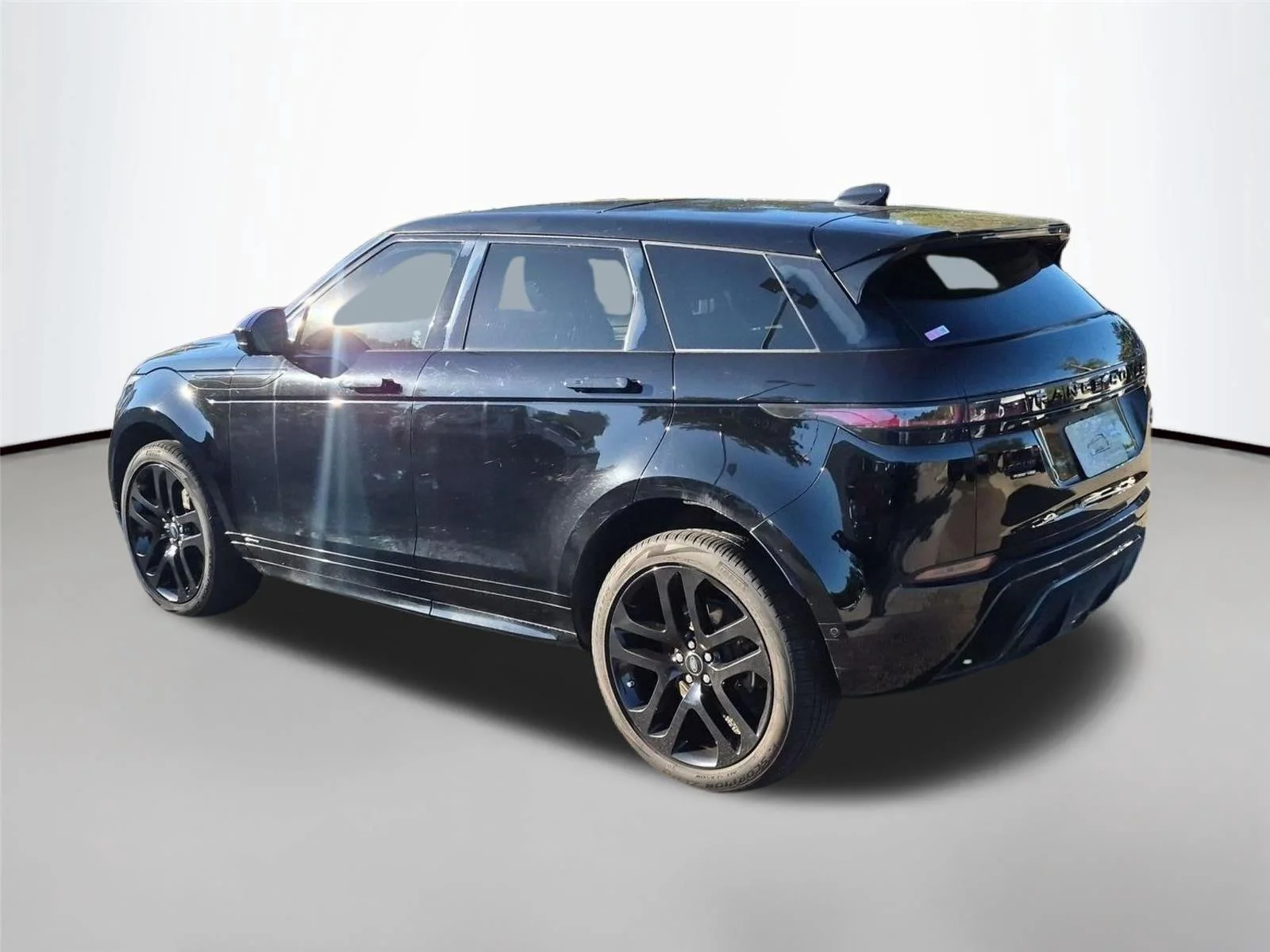 Used 2020 Narvik Black Land Rover R-Dynamic HSE image 3