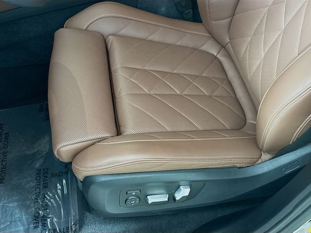 Used 2024 Green BMW xDrive50e image 20