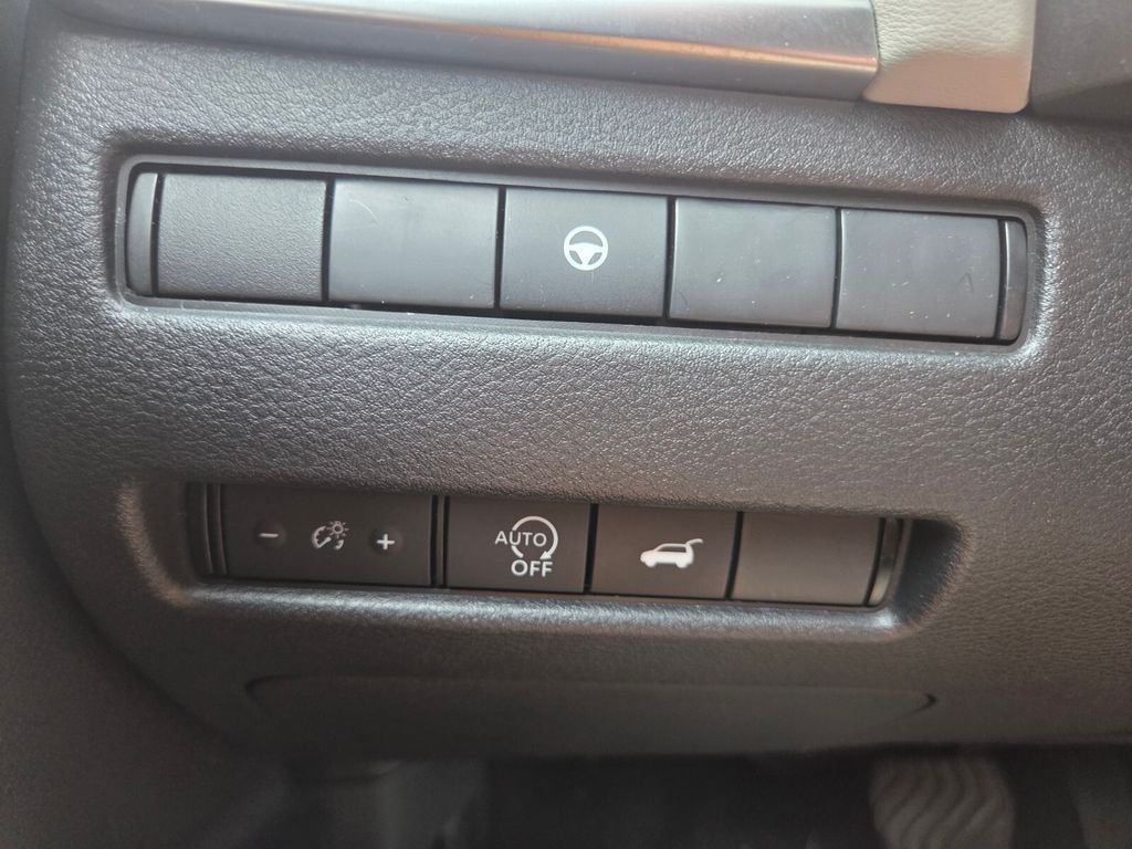 Used 2024 Black Nissan SL image 12