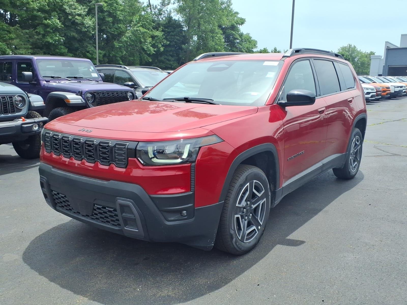 New 2026 Red Hot Pearl-Coat Exterior Paint Jeep Laredo image 3