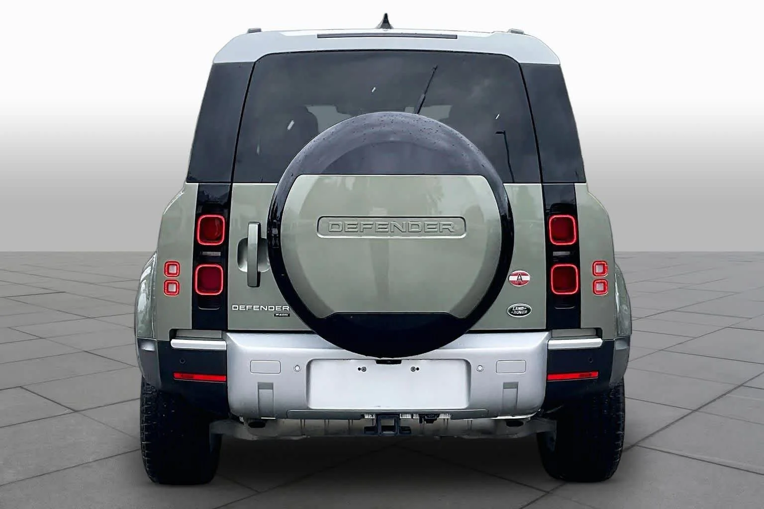Used 2023 Pangea Green Metallic Land Rover SE image 4