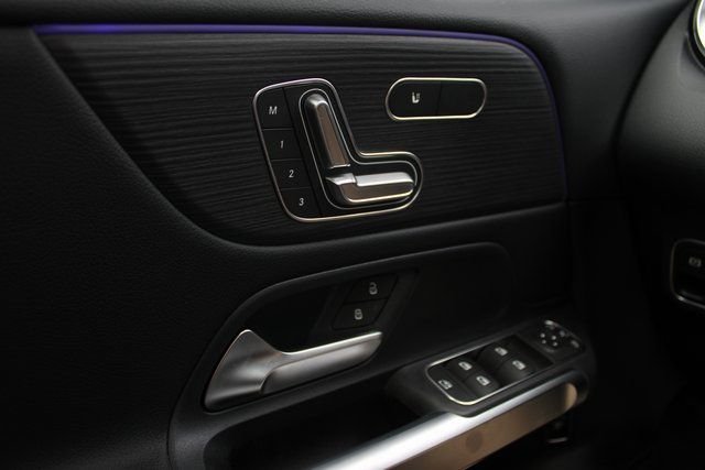 2025 Mercedes-Benz GLB Base - Photo 24