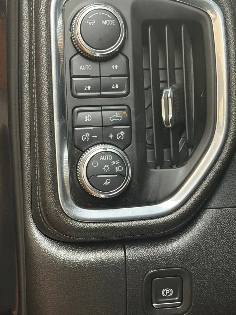 Used 2023 Onyx Black GMC Denali image 22