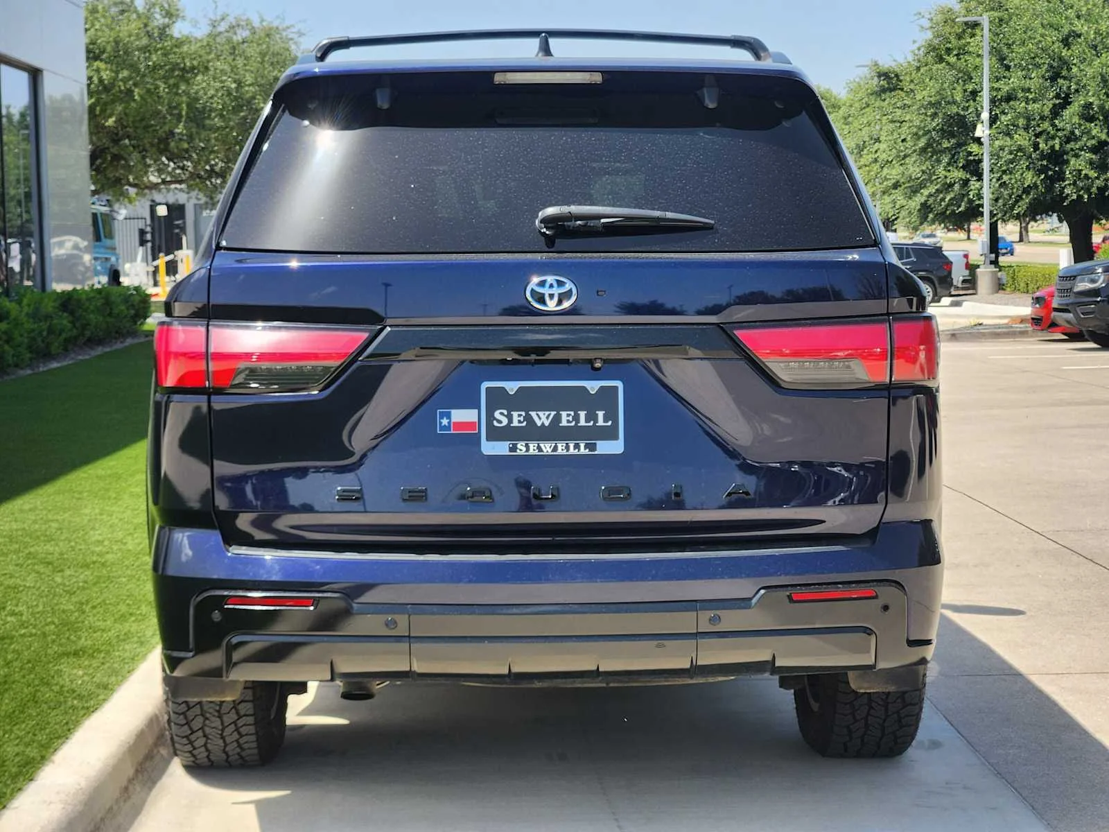 2023 Toyota Sequoia Platinum - Photo 6