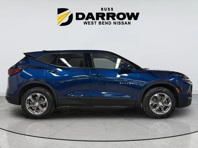 Used 2023 Blue Chevrolet LT image 6