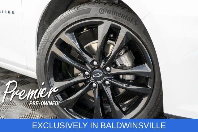 Used 2025 White Chevrolet LT image 8