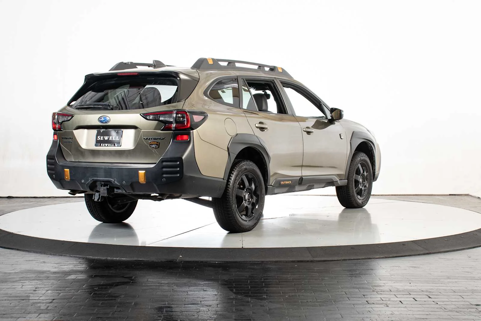 Used 2022 Autumn Green Metallic Subaru Wilderness image 6