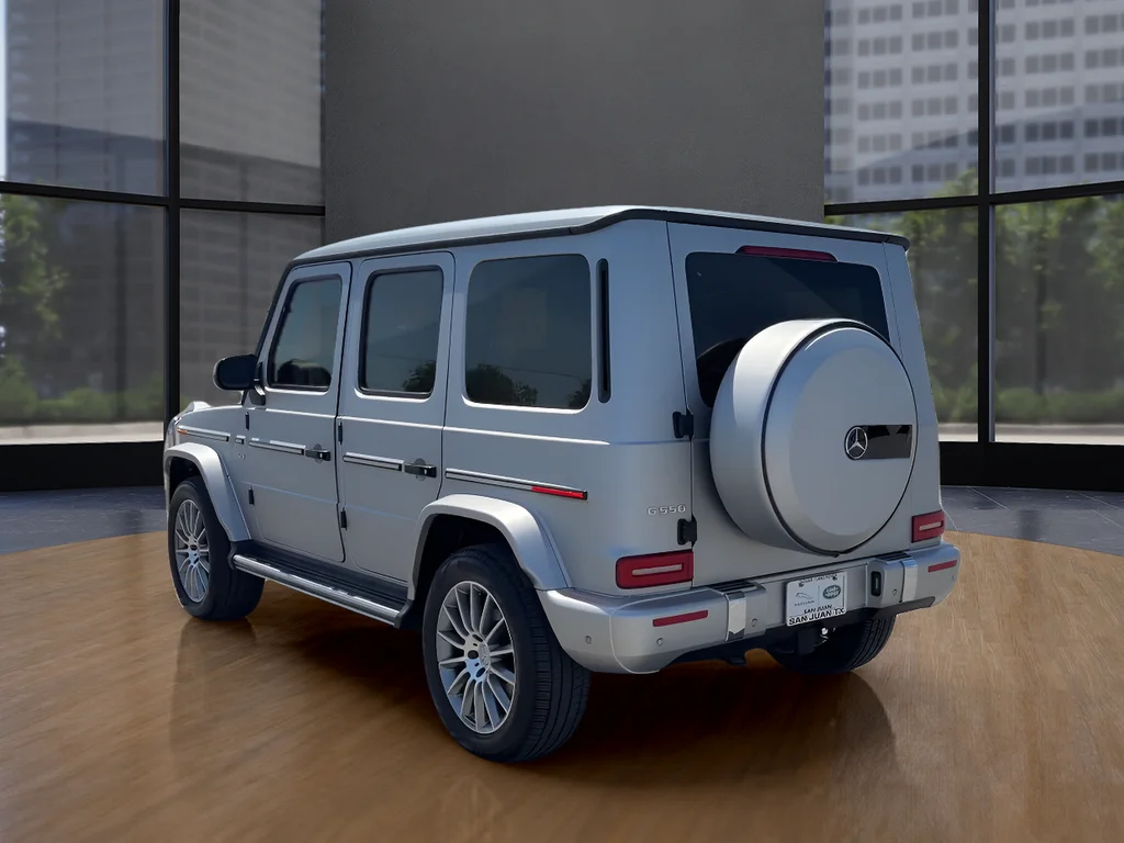 Used 2022 White Mercedes-Benz G 550 image 7