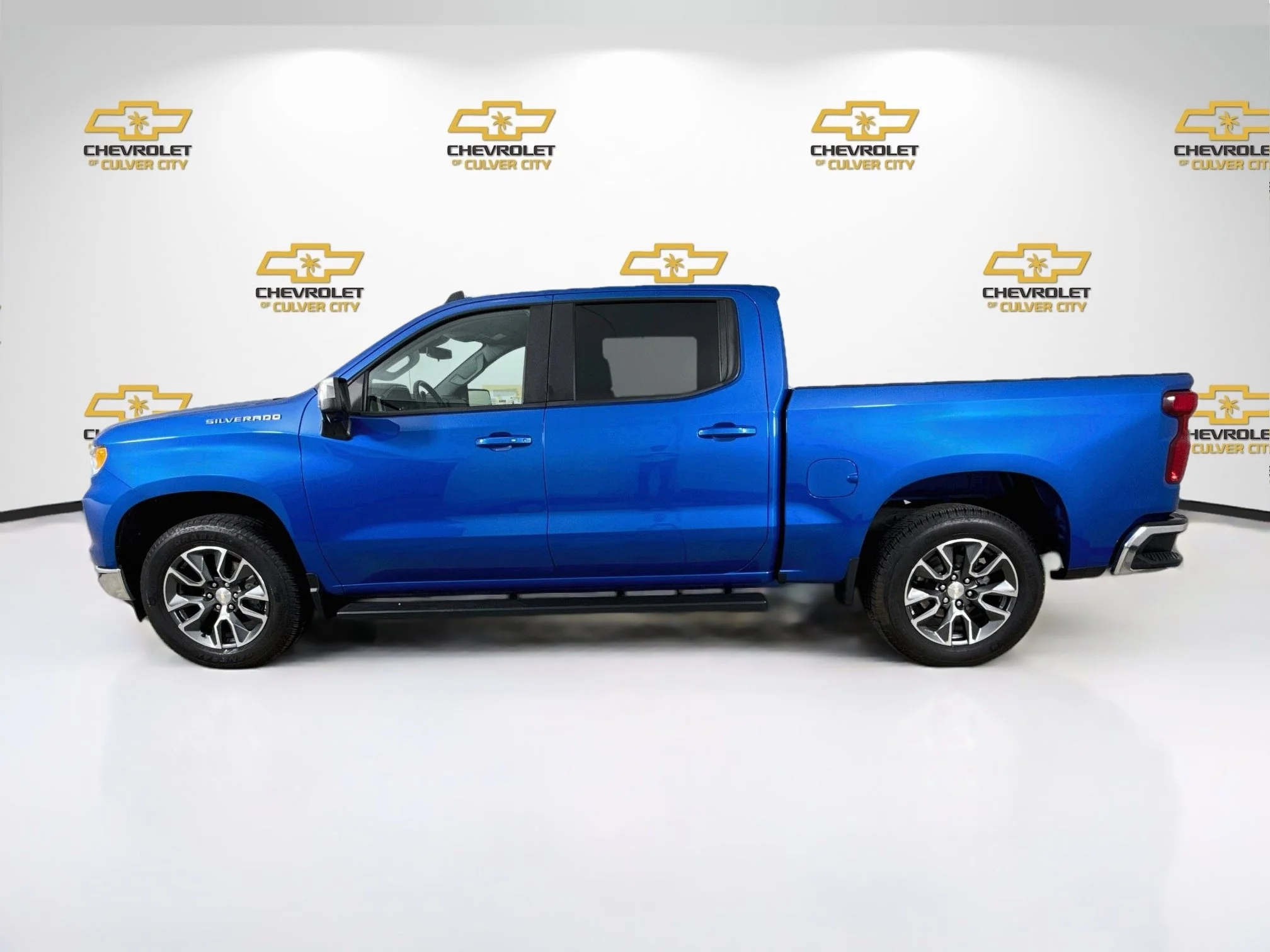 Used 2022 Glacier Blue Metallic Chevrolet LT image 5