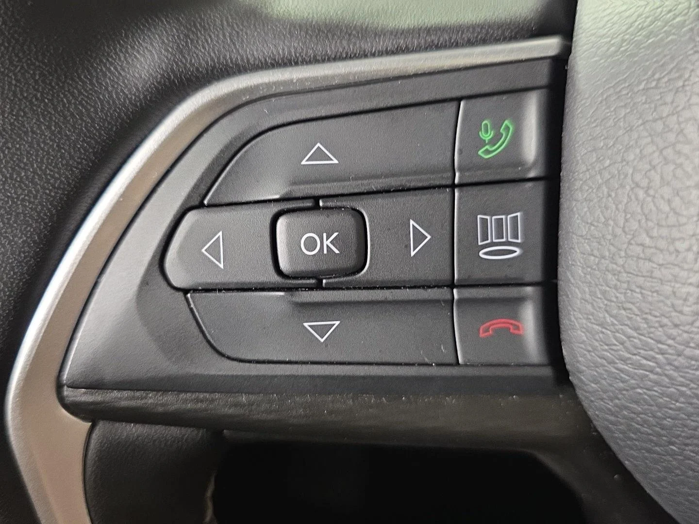 Used 2024 Bright White Clearcoat Jeep Altitude X image 24
