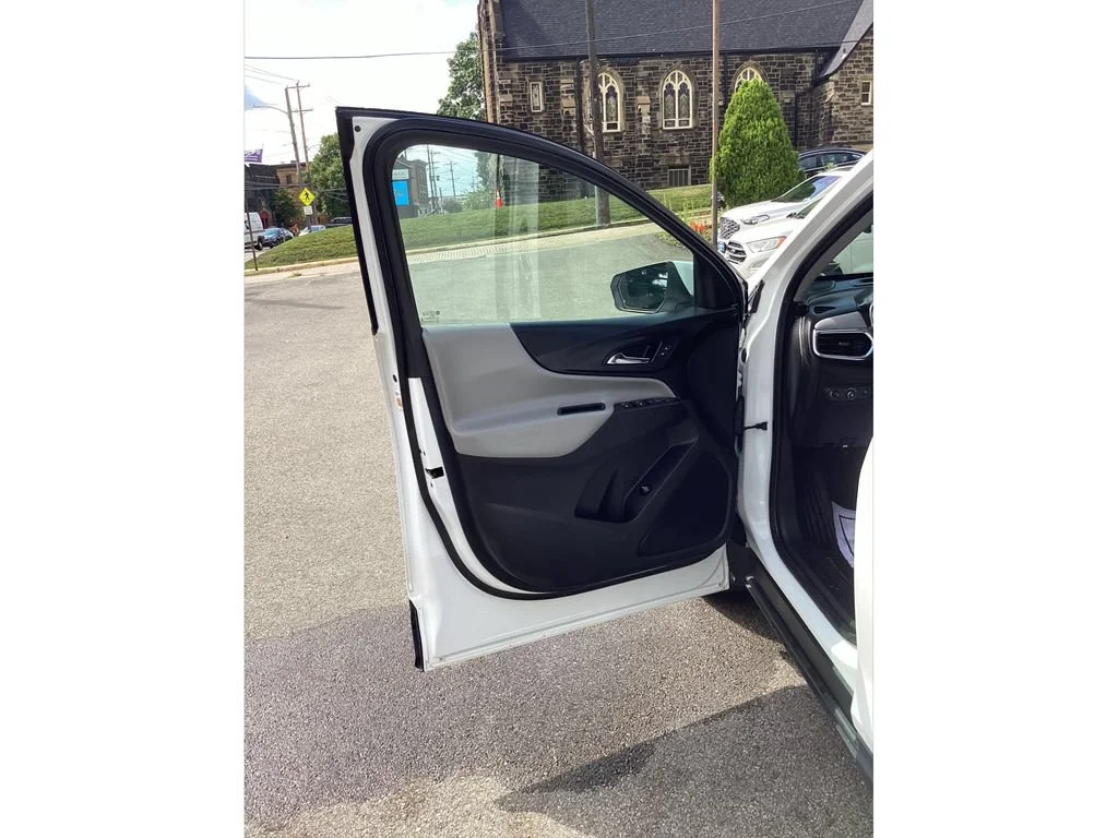 Used 2020 SUMMIT WHITE Chevrolet LT image 15