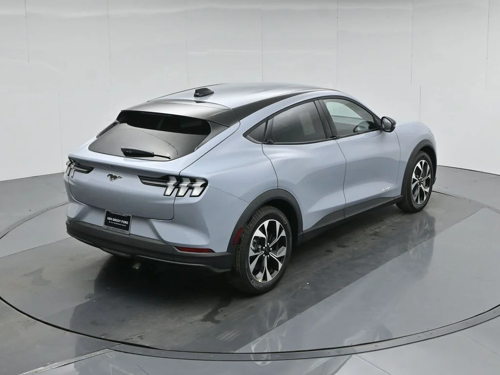 New 2026 Gray Ford Select image 65