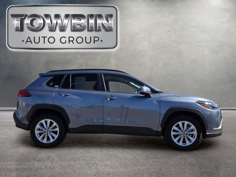 Used 2022 Celestite TOYOTA LE 2WD image 3