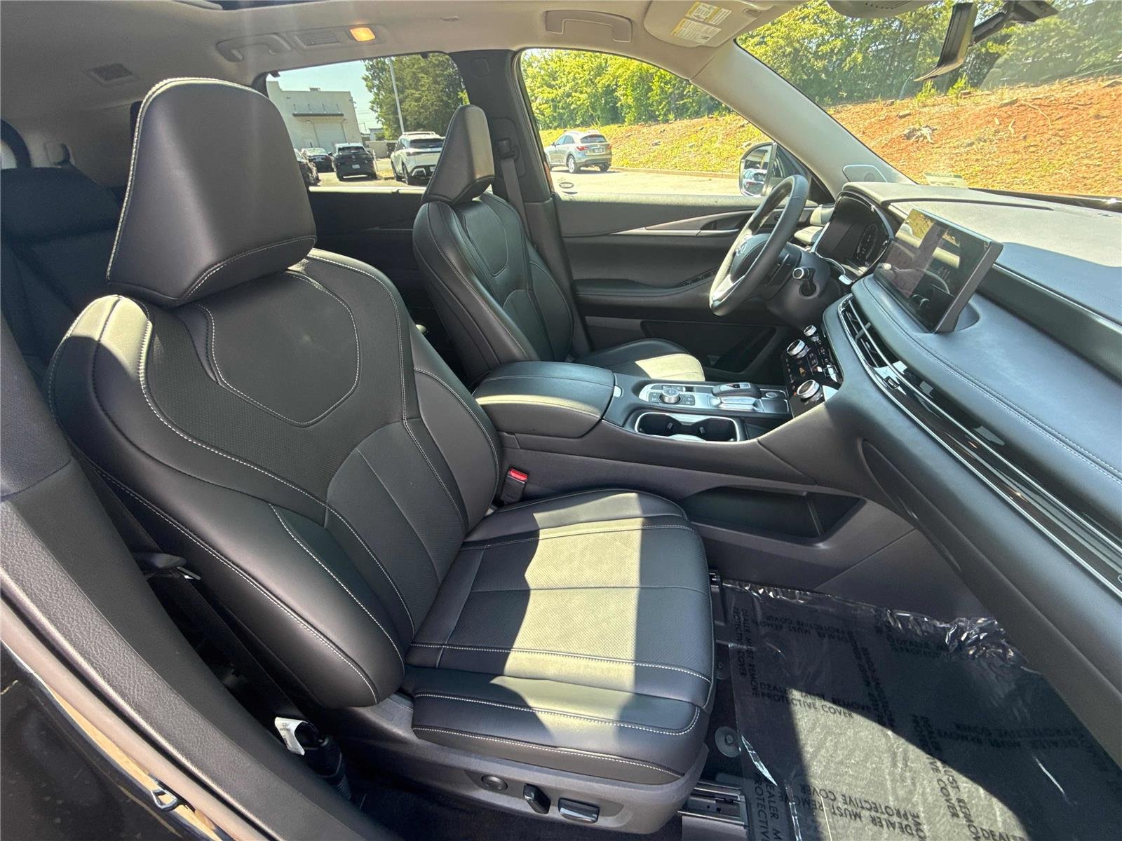 Used 2025 Mineral Black INFINITI LUXE image 27