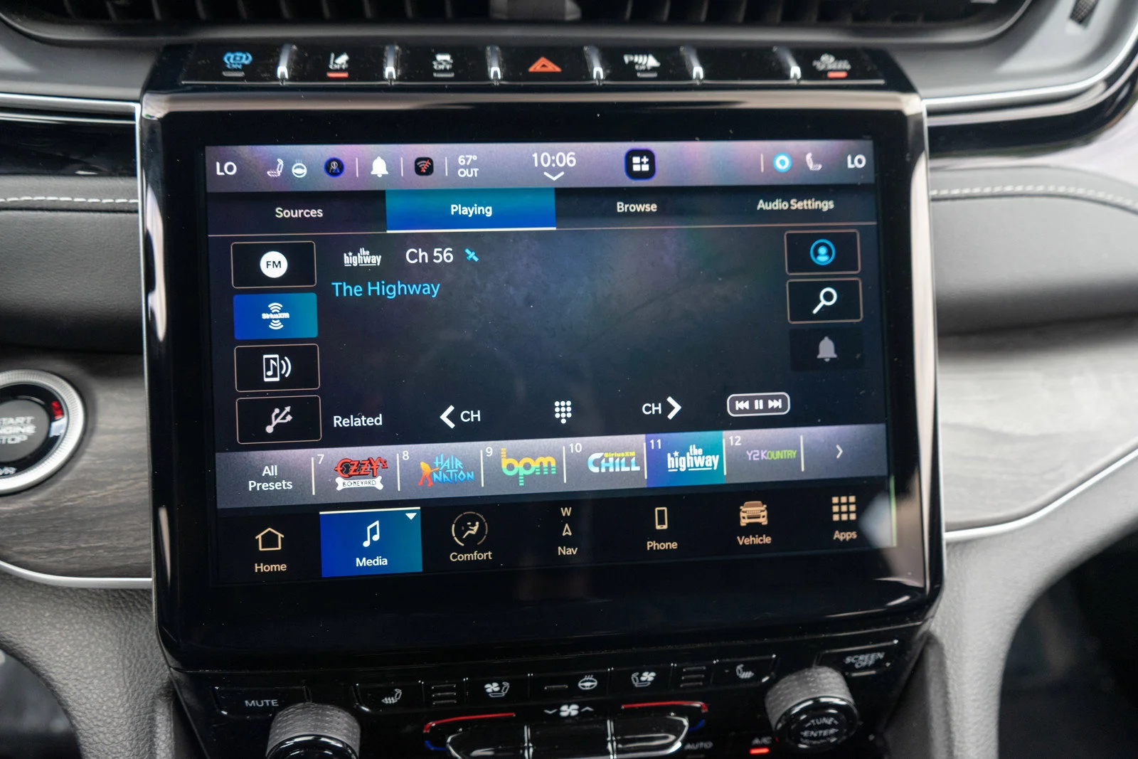 Used 2023 Diamond Black Crystal Pearlcoat Jeep 4xe image 18