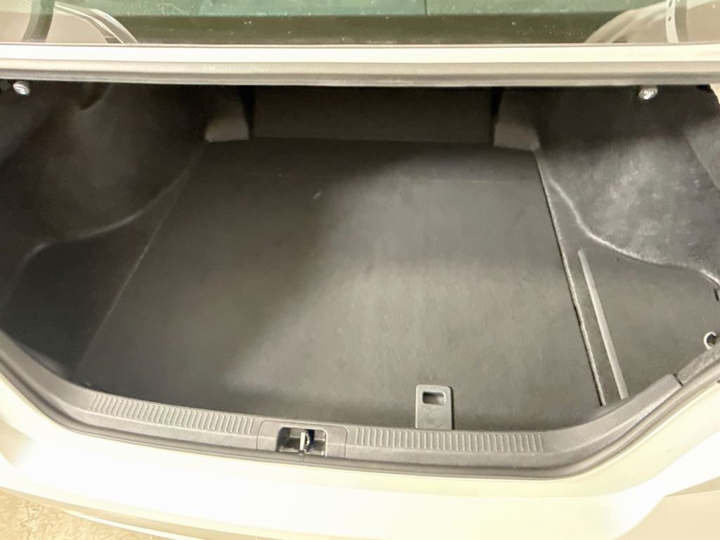 Used 2025 Wind Chill Pearl Toyota XSE image 24