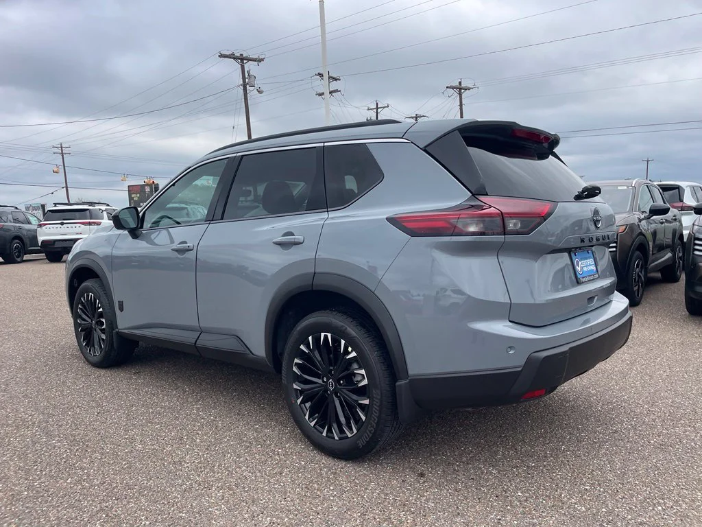 Used 2026 Gray Nissan Dark Armor image 5