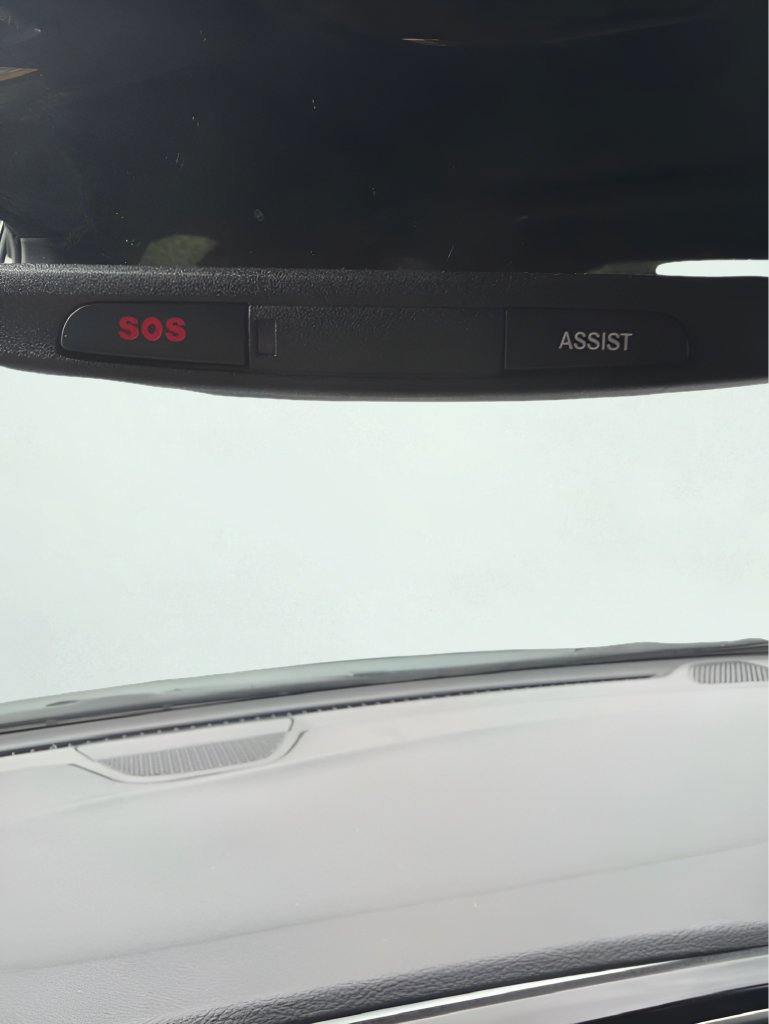 Used 2025  Chrysler Limited image 27
