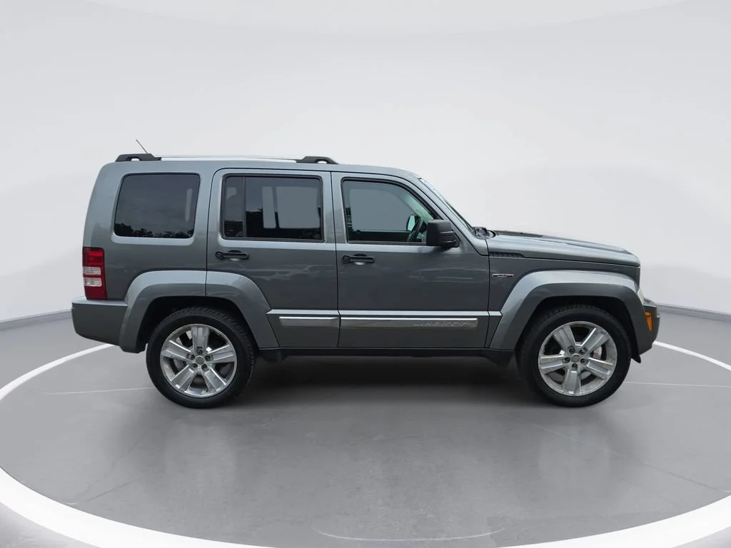 Used 2012 Jeep Liberty Limited Jet Edition with VIN 1C4PJMFK3CW185237 for sale in Davison, MI