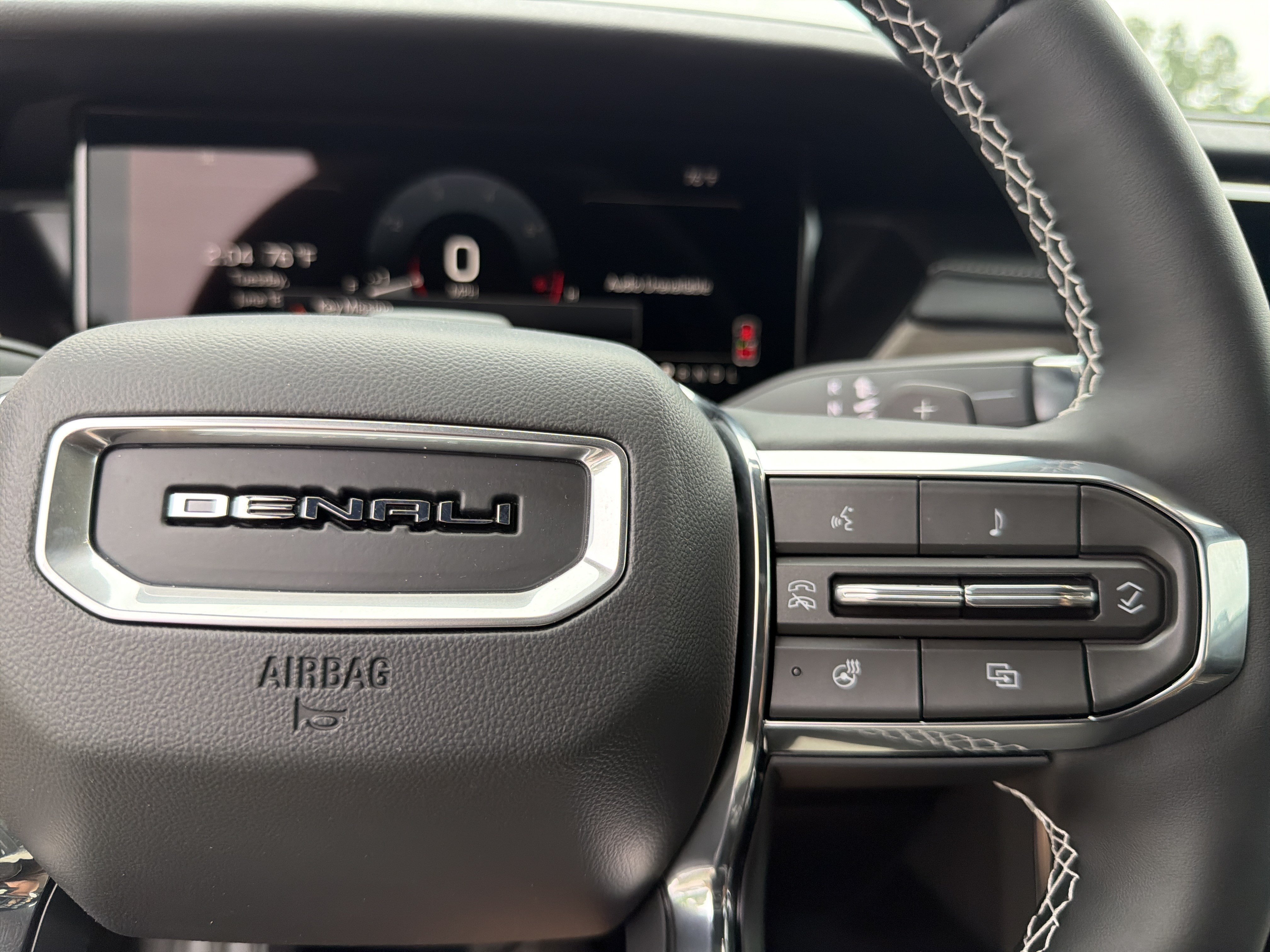 2026 GMC Acadia Denali Ultimate - Photo 29
