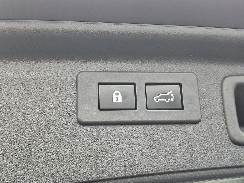 Used 2022 Gray Metallic Subaru Premium image 30