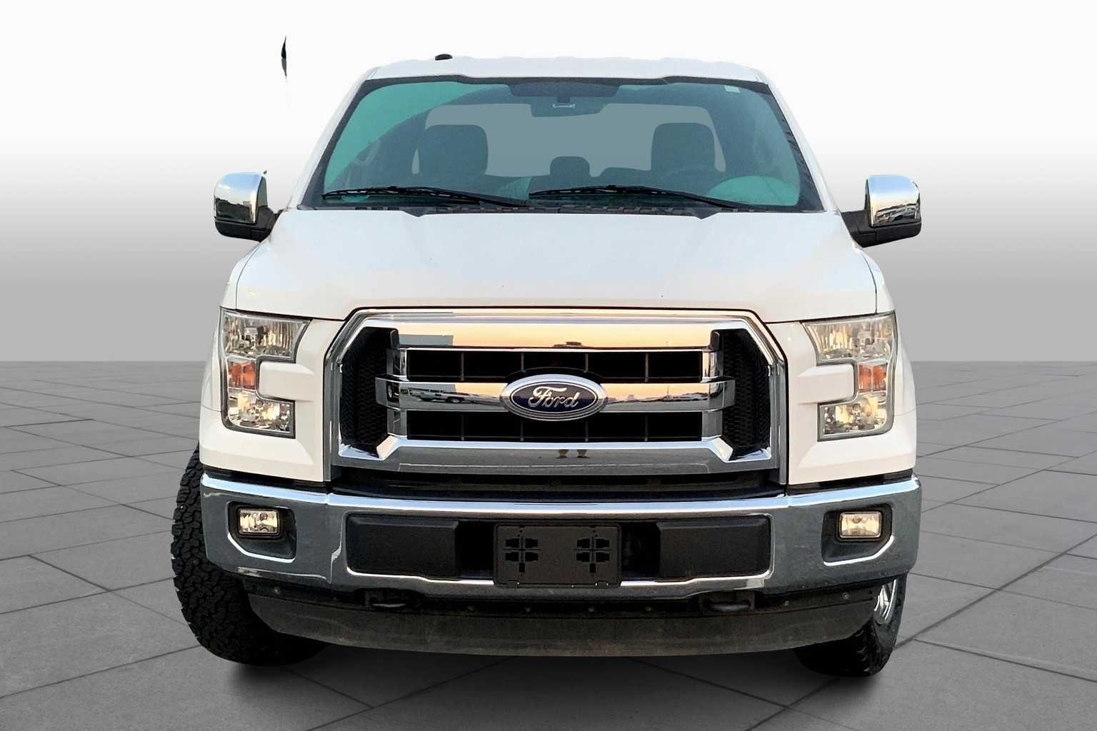 Used 2016 Oxford White Ford XLT image 4