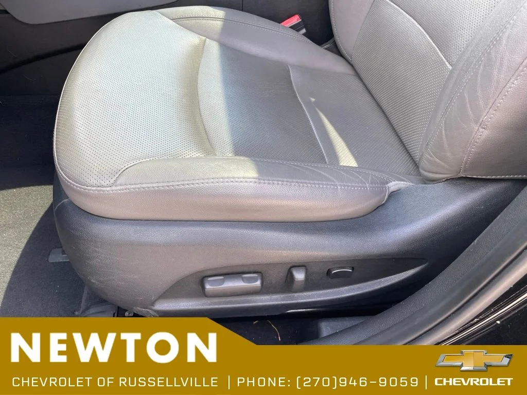 Used 2014 Black Onyx Pearl Hyundai Limited image 6