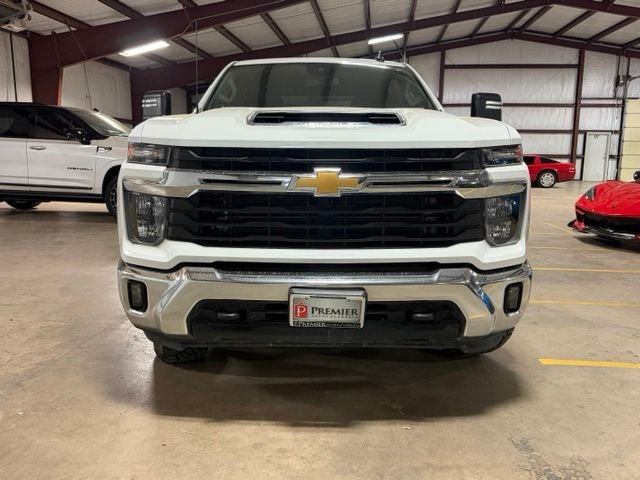 Used 2025 White Chevrolet LT image 2