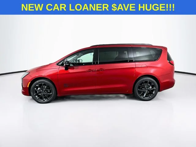 New 2027 Red Hot Pearl-Coat Exterior Paint Chrysler Select image 4