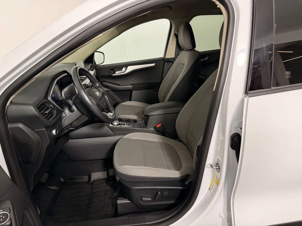 Used 2020 White Ford SE Sport image 18