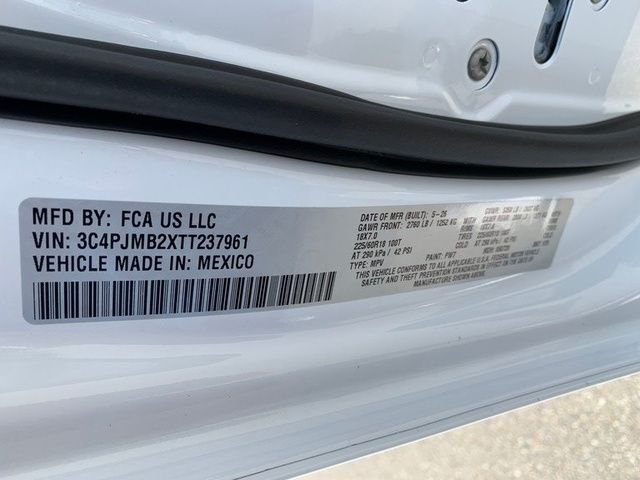 New 2026 Bright White Clear-Coat Exterior Paint Jeep Limited image 18