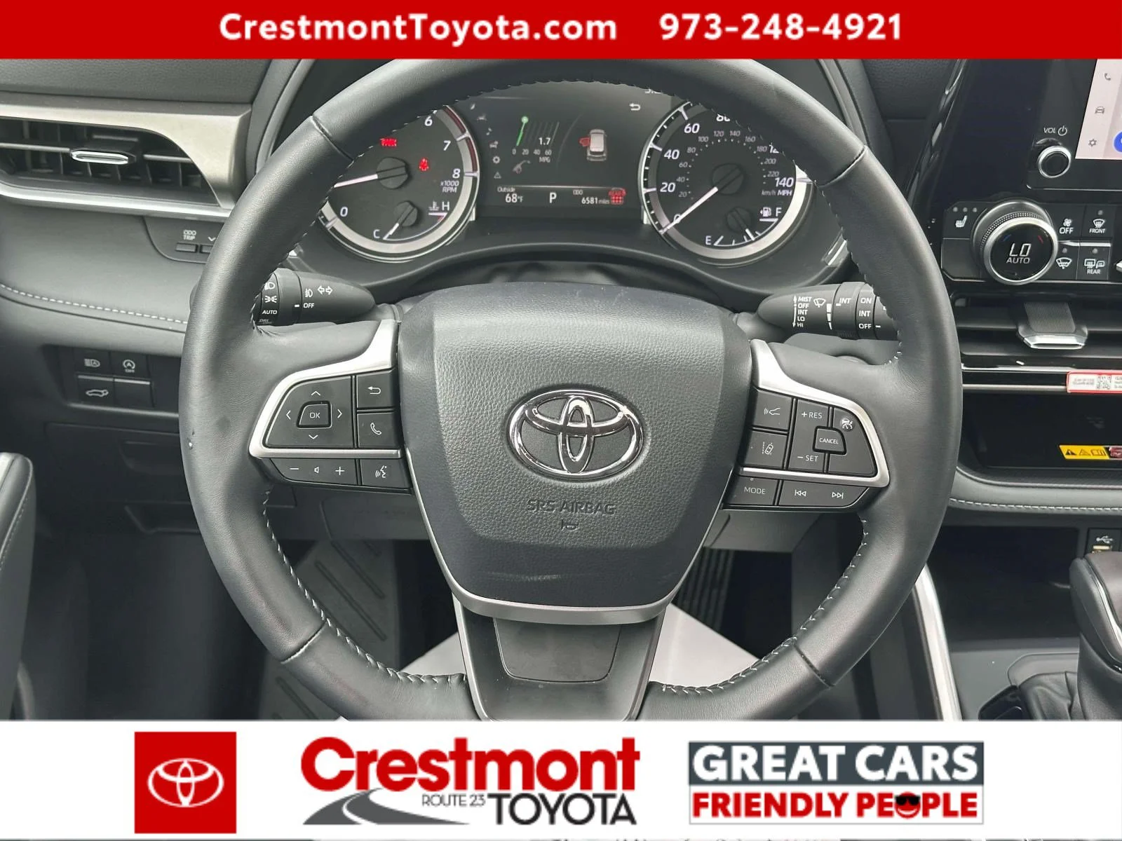 Used 2025 Heavy Metal Toyota XLE image 12