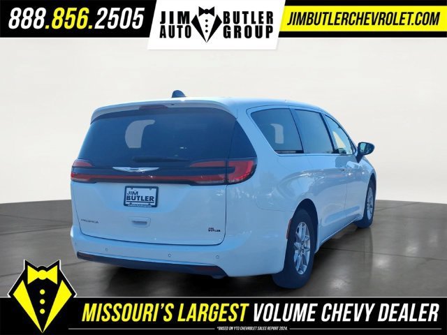 Used 2024  Chrysler Touring L image 22