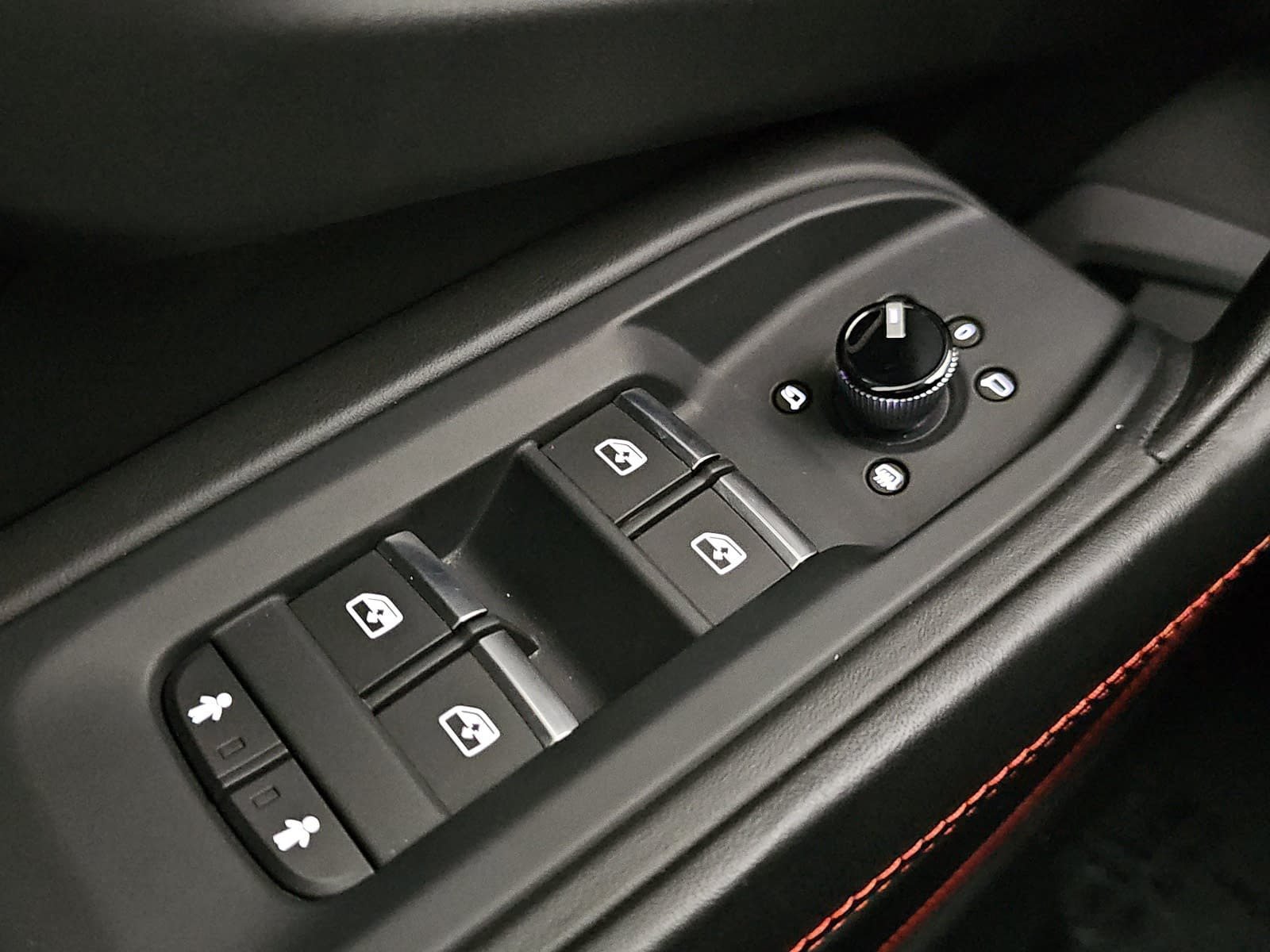 2020 Lamborghini Urus Base - Photo 28