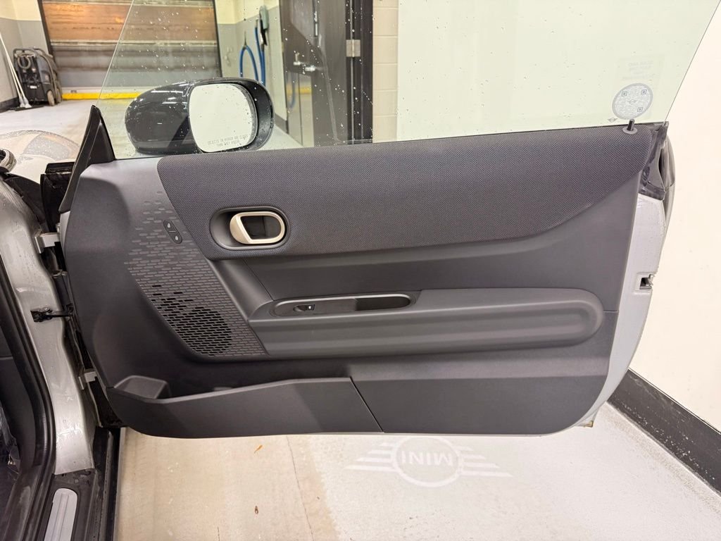 2025 MINI Hardtop 2 Door Base - Photo 21