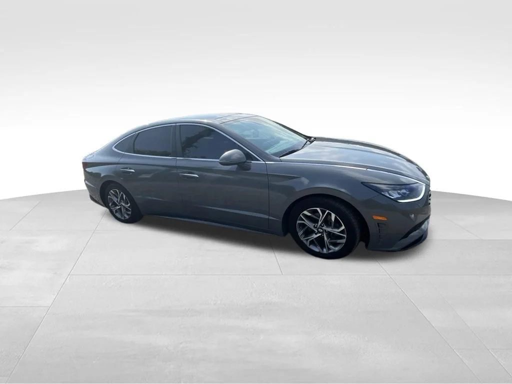 Used 2022 Gray Hyundai SEL image 18