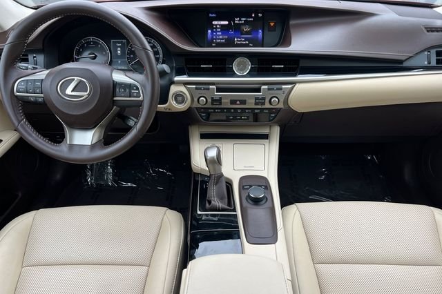 Used 2016 Red Lexus 350 image 17