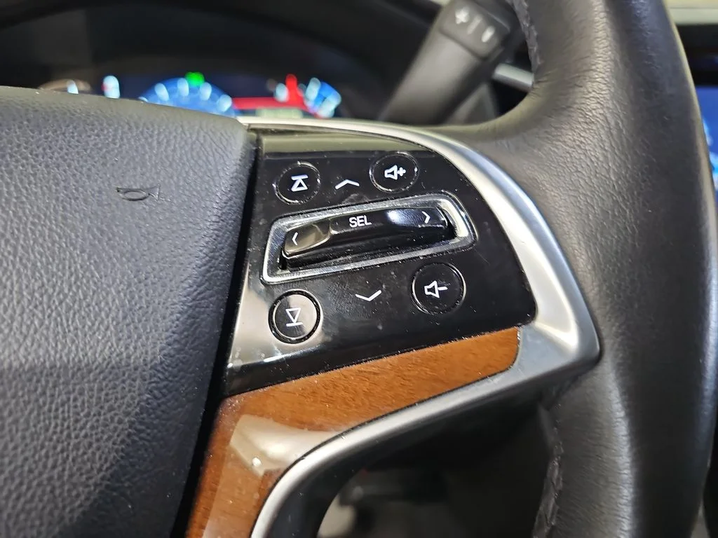 Used 2017 Silver Cadillac Luxury image 21