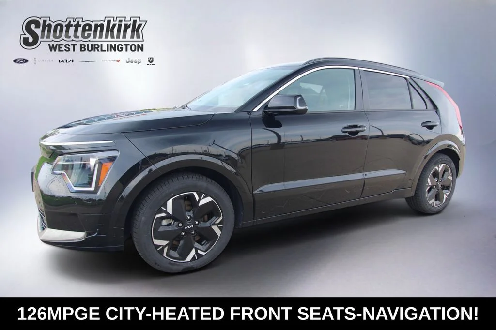 Used 2023 Black Kia Wind image 1