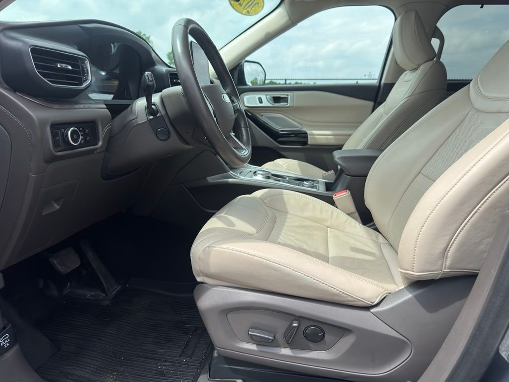 Used 2024 Blue Metallic Ford Platinum image 19