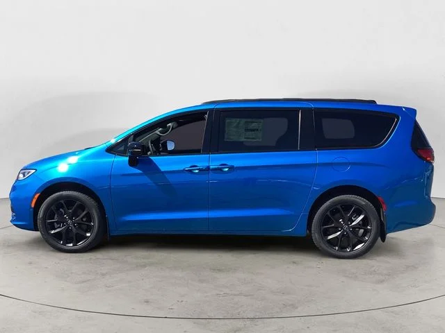 New 2026 Blue Pearl Chrysler SELECT AWD image 2