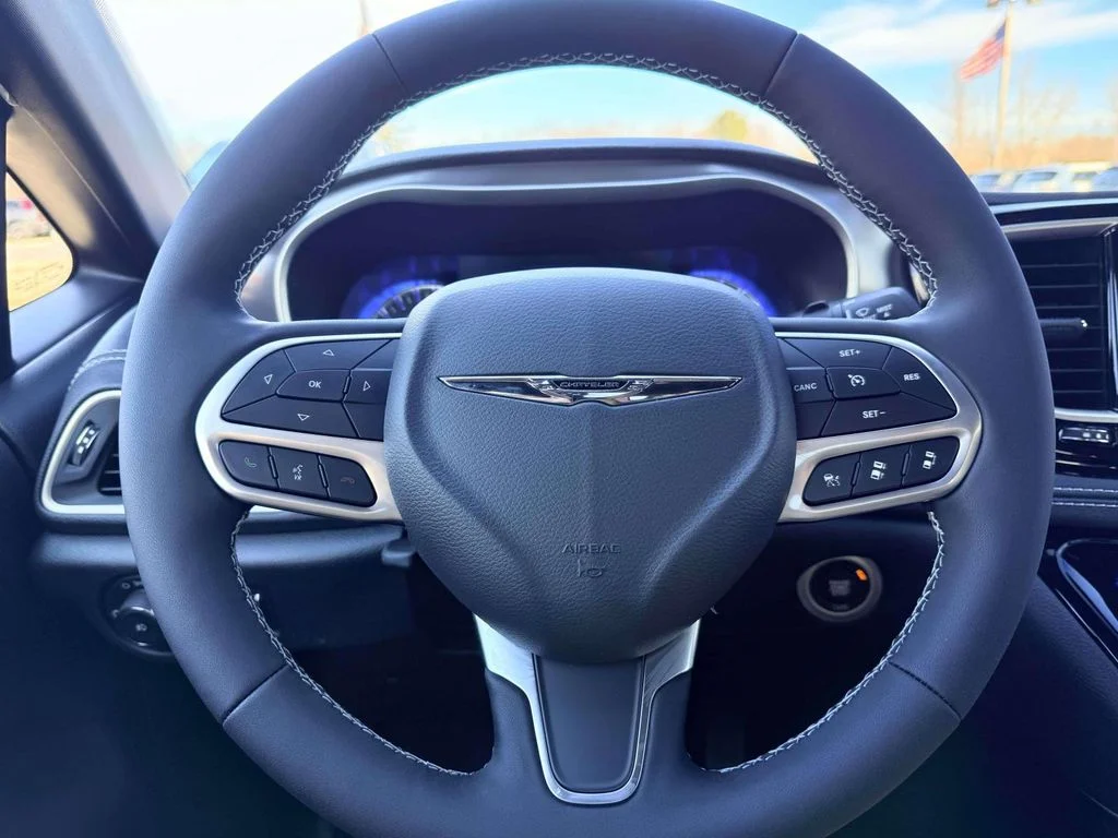 2026 Chrysler Pacifica Select - Photo 15