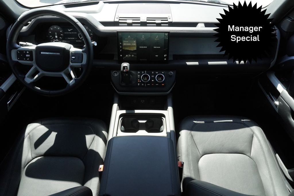 Used 2024 Silver Land Rover V8 image 9