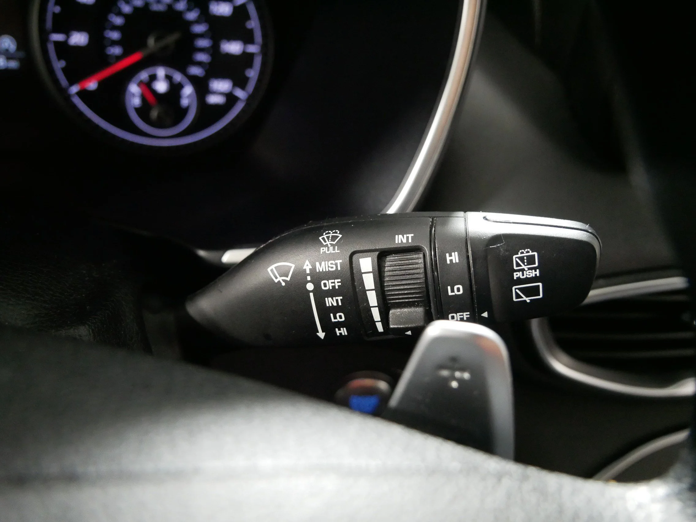 Used 2022 Hampton Gray Hyundai SEL image 31